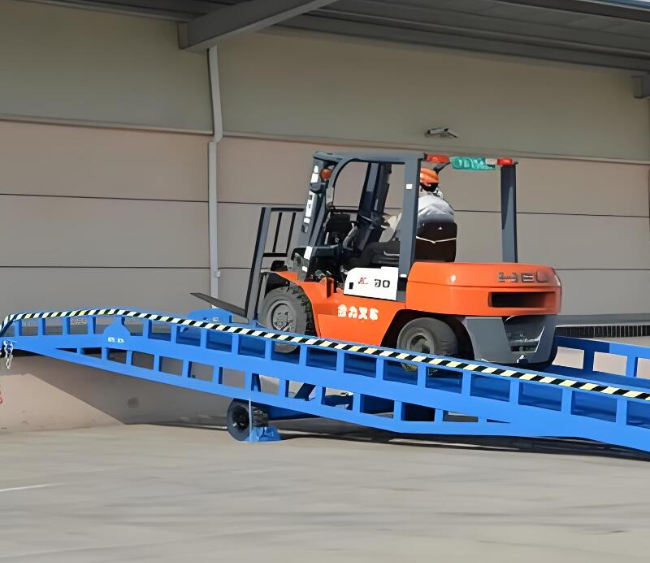江孜移动式卸货平台（叉车用）